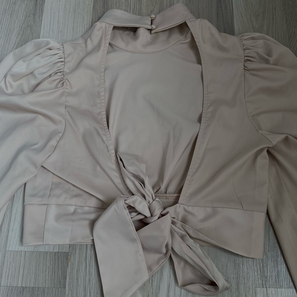 Silky open back blouse - Picture 3 of 4